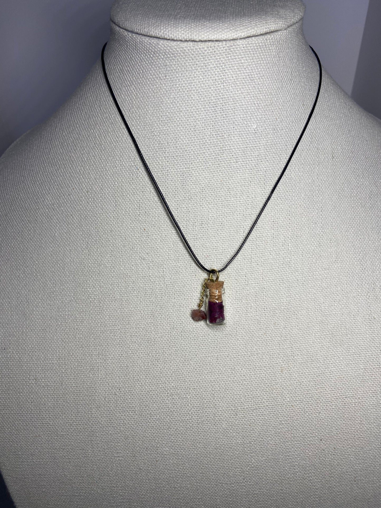 Necklace rose jar