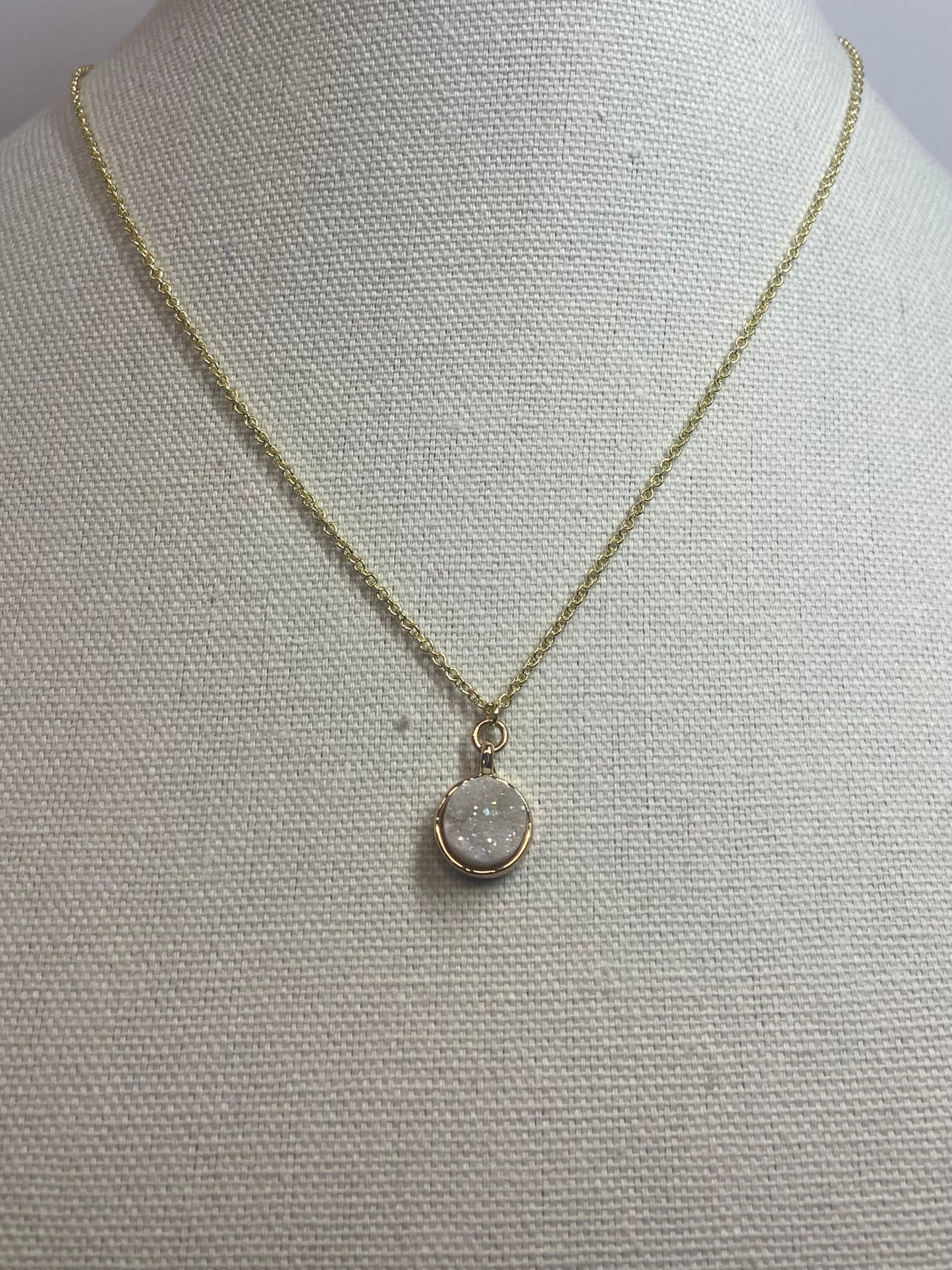 Necklace quarts charm