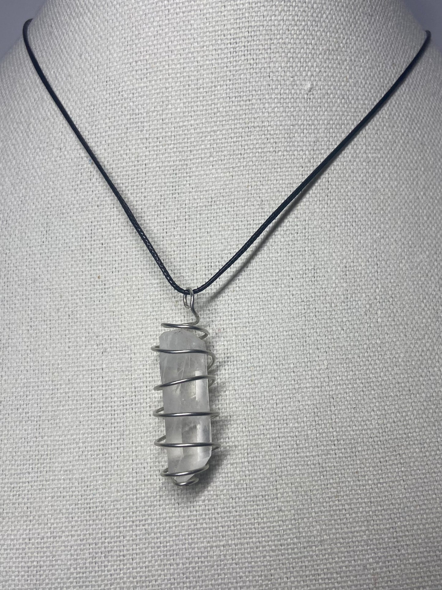 Necklace clear quartz