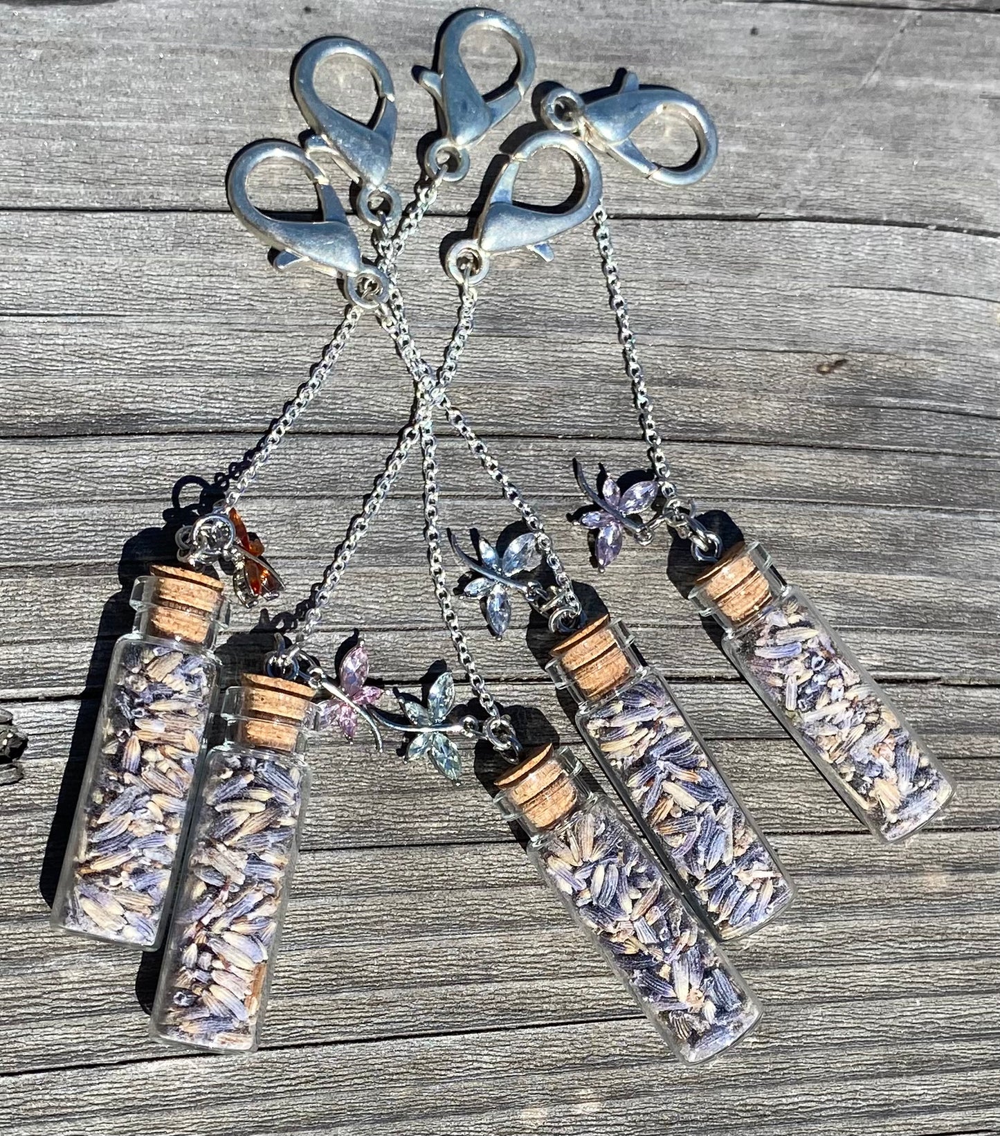 Keychain lavender/dragonfly charm