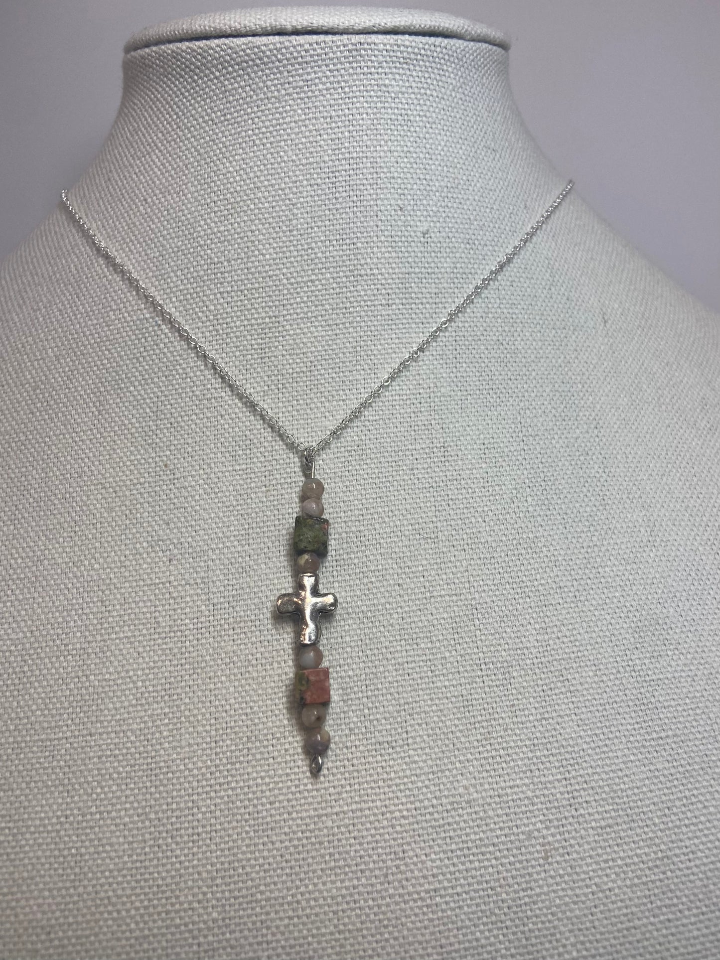 Necklace unakite and agate