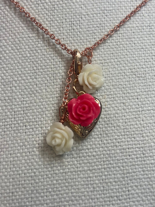 Necklace white and red rose locket