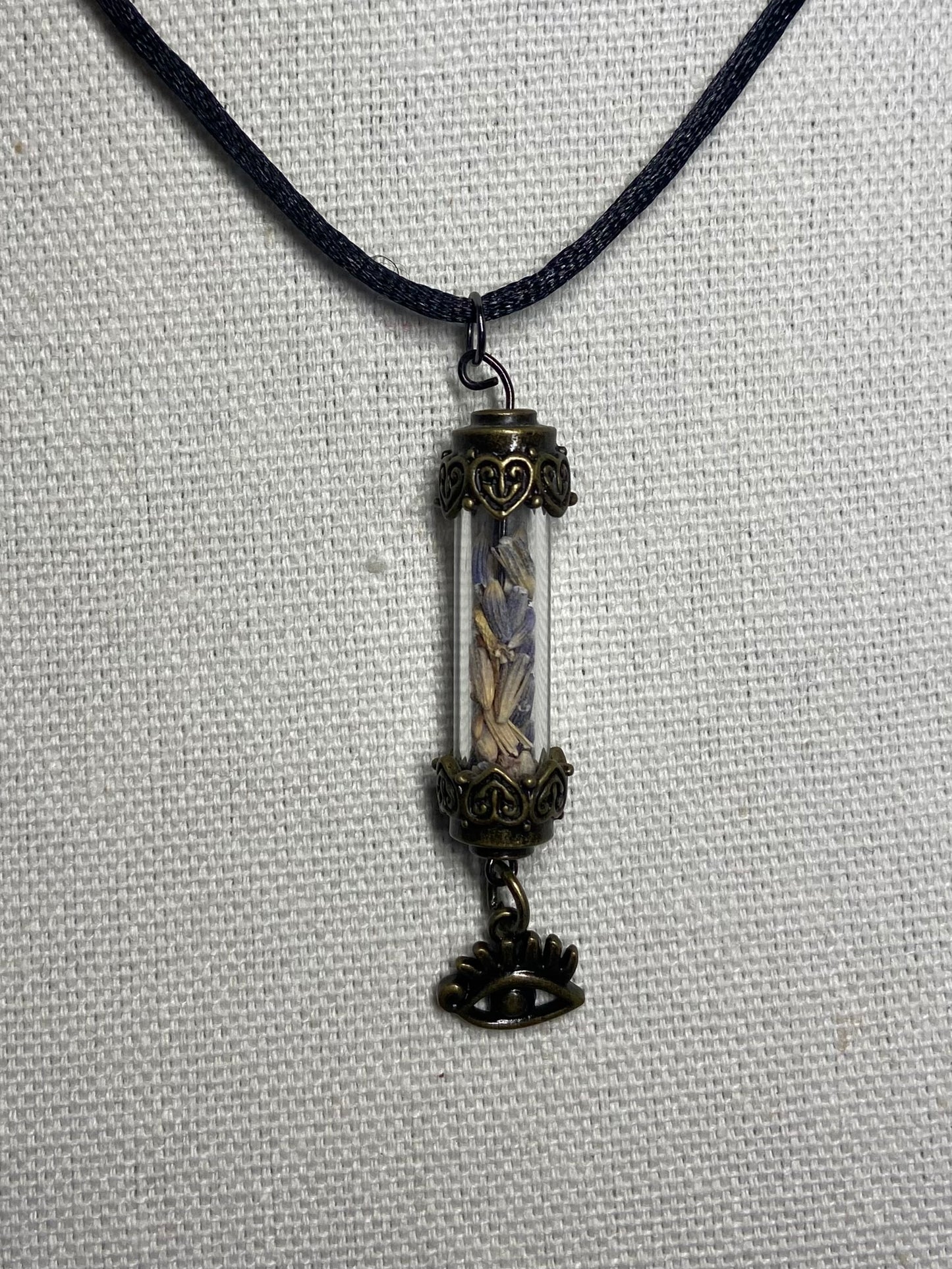 Necklace antique lavender
